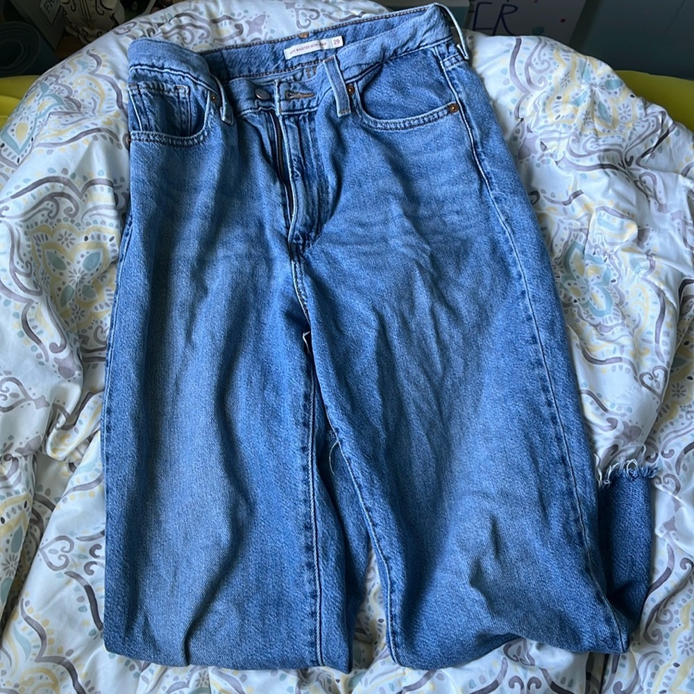 LEVI blue mom jeans w/ distressed ankles